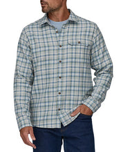 Load image into Gallery viewer, PATAGONIA LONG SLEEVE LIGHTWEIGHT FJORD FLANNEL SHIRT MENS BUTTON DOWN
