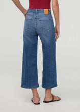 Load image into Gallery viewer, DUER PERFORMANCE DENIM + HIGH RISE WIDE LEG CROP SWELL WOMENS PANT