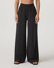 Load image into Gallery viewer, VUORI VILLA WIDELEG WOMENS PANT
