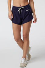 Load image into Gallery viewer, VUORI CLEMENTINE 4&quot; 2.0 WOMENS SHORTS
