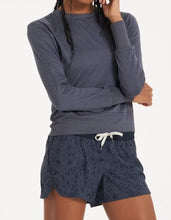 Load image into Gallery viewer, VUORI DAYDREAM CREW WOMENS SWEATSHIRT