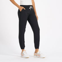 Load image into Gallery viewer, VUORI WEEKEND WOMENS JOGGERS