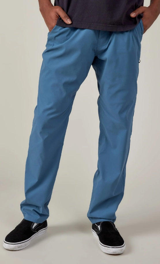 686 EVERYWHERE FEATHERLIGHT CHINO MENS PANT