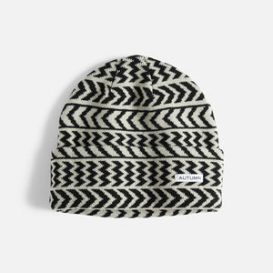 AUTUMN CHEVRON ICEBURG BEANIE
