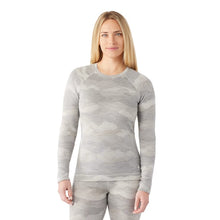 Load image into Gallery viewer, SMARTWOOL CLASSIC THERMAL MERINO BASE LAYER CREW BOXED WOMENS TOP
