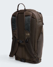Load image into Gallery viewer, THE NORTH FACE BOREALIS TRAIL 26L BACKPACK DARK CHESTNUT/GARNET
