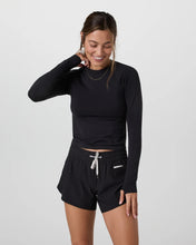Load image into Gallery viewer, VUORI SURGE SEAMLESS LONG SLEEVE TEE BLACK WOMENS TOP
