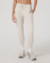Load image into Gallery viewer, VUORI PERFORMANCE JOGGER ECRU HEATHER WOMENS PANT
