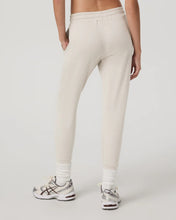 Load image into Gallery viewer, VUORI PERFORMANCE JOGGER ECRU HEATHER WOMENS PANT
