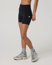 Load image into Gallery viewer, VUORI ALL THE FORM POCKET SHORT 6" BLACK WOMENS SHORTS
