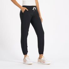 Load image into Gallery viewer, VUORI WEEKEND WOMENS JOGGERS
